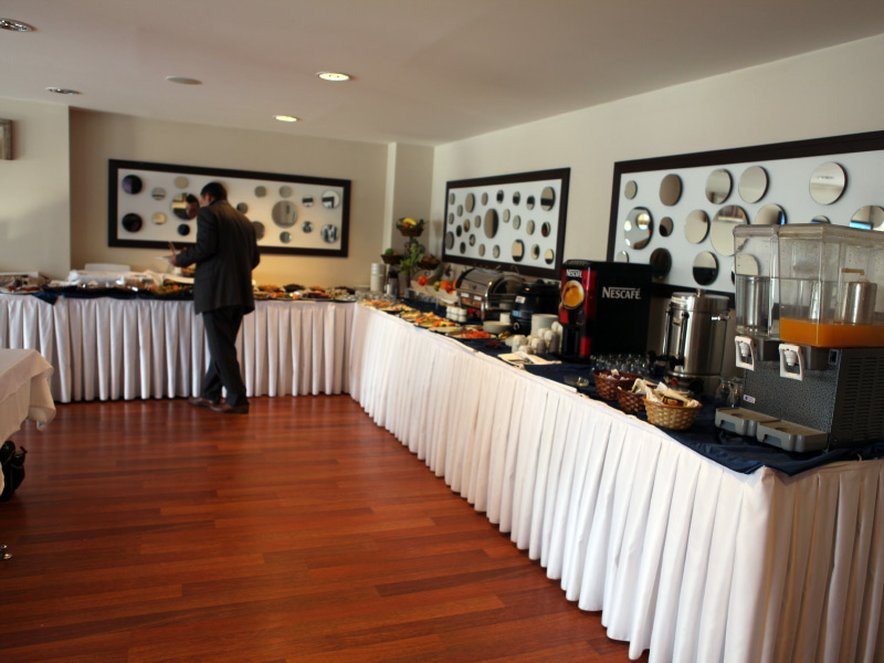 RESATAURANT & BAR